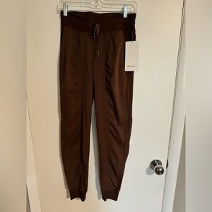 Lululemon dance studio joggers size 4